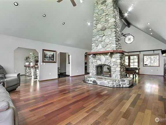 4th image of 27719 178th Street E