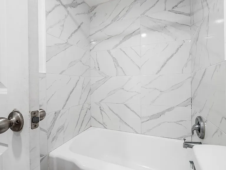 1110 N Riverside Dr #20 — Photo 34