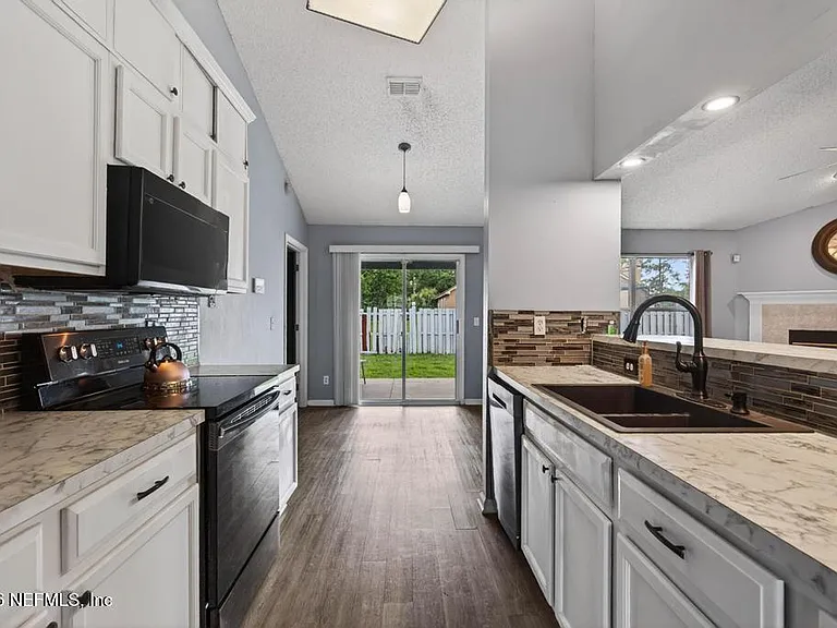 10842 Lydia Estates Dr — Photo 17
