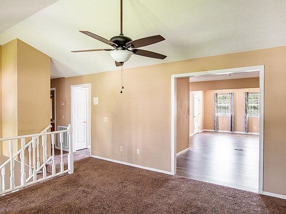 4th image of 8208 Fallen Maple Dr