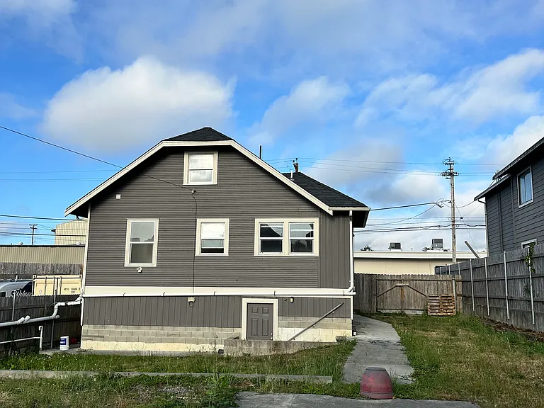 1430 Union St — Photo 2
