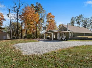 12555 E Marshall Ln, Centralia, MO 65240