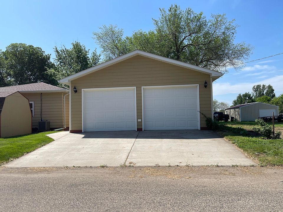 1323 1st Ave W, Mobridge, SD 57601 Zillow