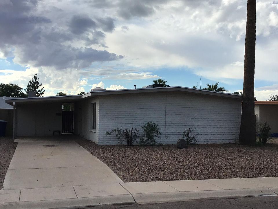 1st image of 1933 E Balboa Dr