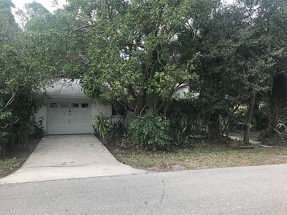 5th image of 1494 Poinciana Ave