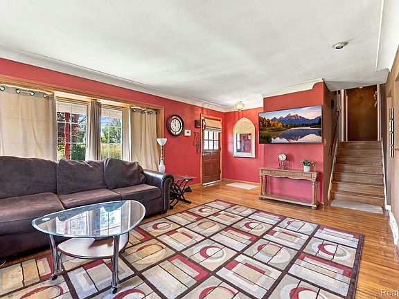 5th image of 6239 Grandview Dr