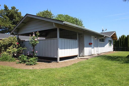 2nd image of 317 SE 118th Ave
