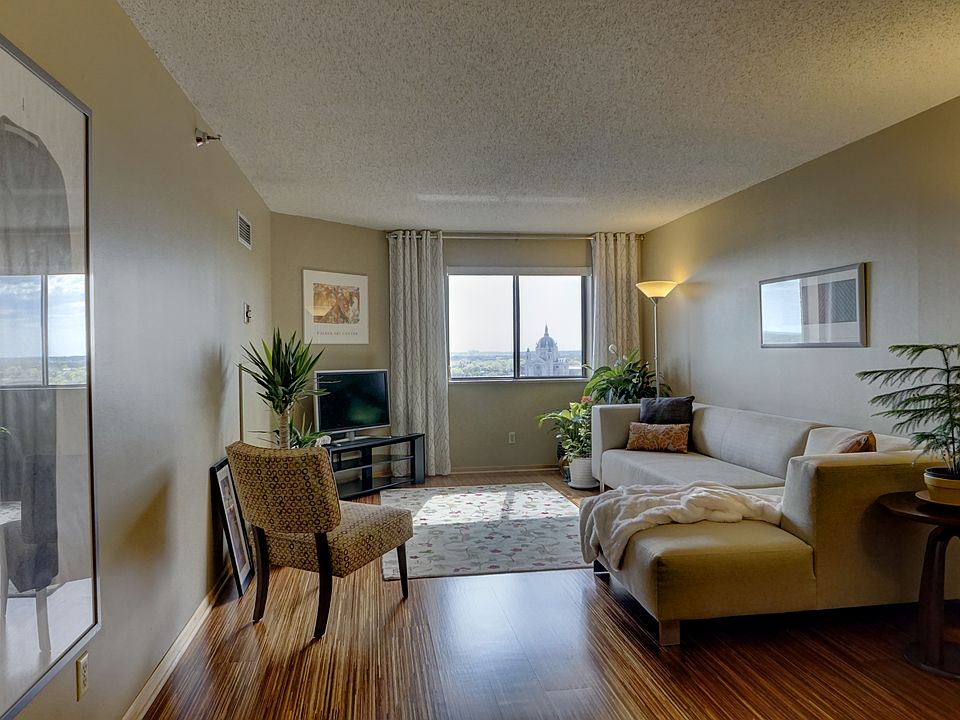 www.3206AtThePointe.com