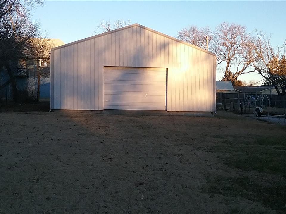1st image of 616 S Emporia St