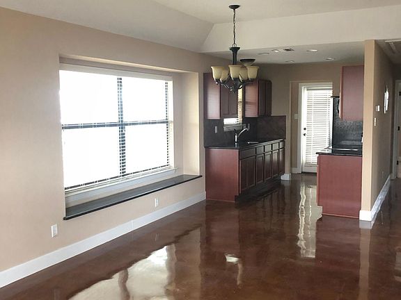 Living room/dining room