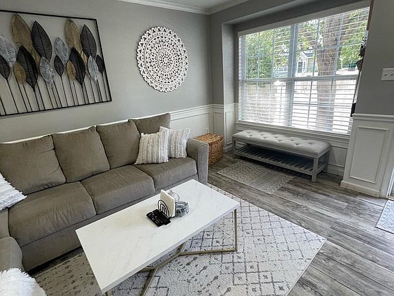 4th image of 1403 Delancey Way