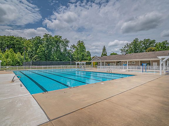 3rd image of 4901 Black Forest Dr