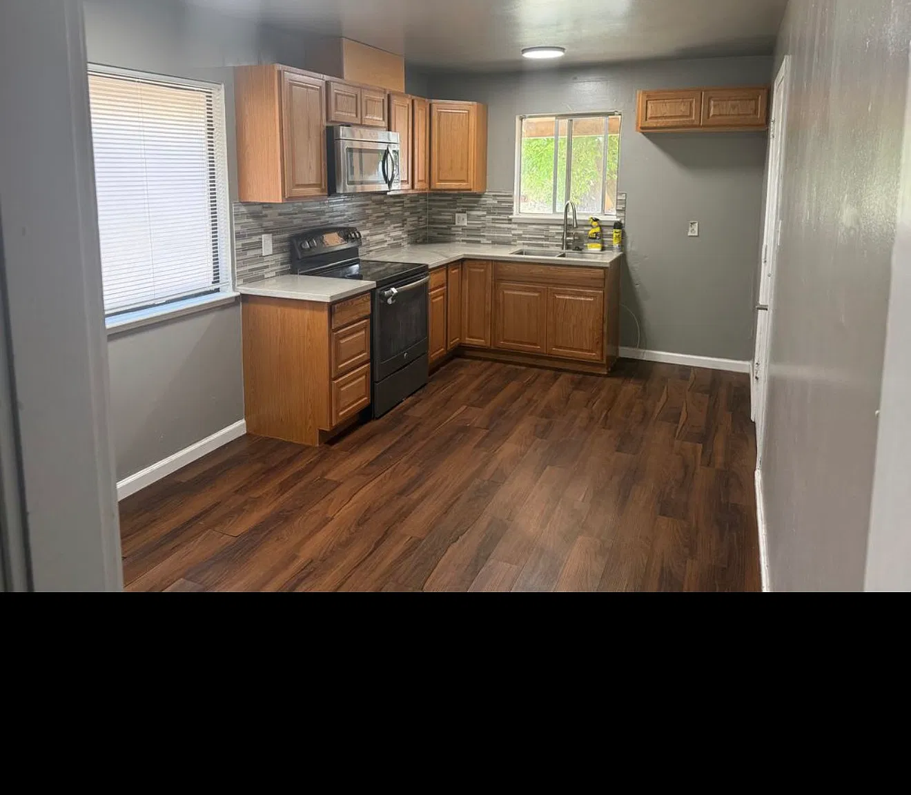 2 bed, 900 sqft, $2,050 — Photo 3