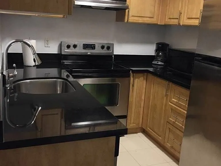 263 Wellington St W #705 — Photo 9