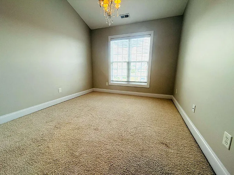 5802 Kessinger Ct — Photo 16