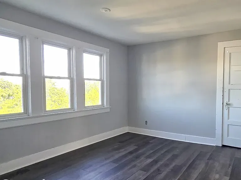 4th Bedroom (Upper Level)