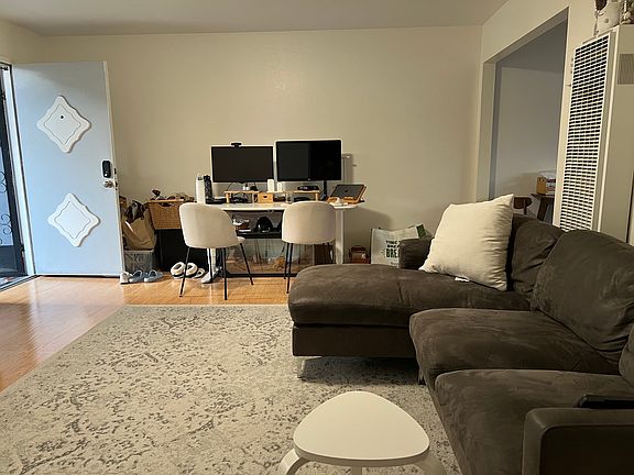 4th image of 2835 Malabar Ave APT 2