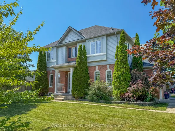 2 Laprade Sq, Clarington, ON L1C 0C8