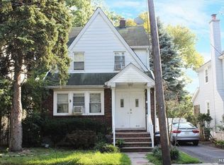 414 Woods Rd, Teaneck, NJ 07666