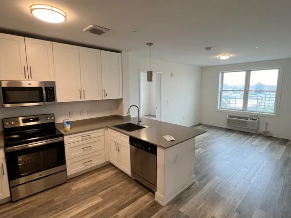 130 37th St APT 3, Union City, NJ 07087
