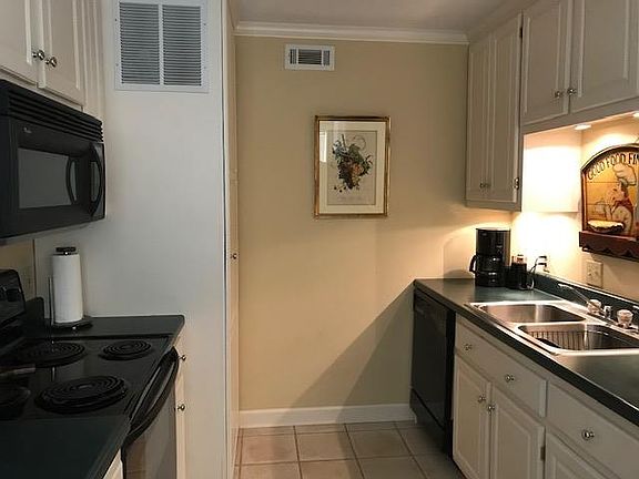 4th image of 5-2216 Church St