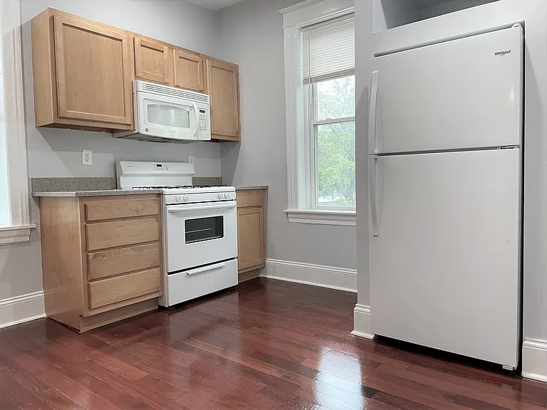 4273-4275 Russell Blvd #4275A — Photo 8