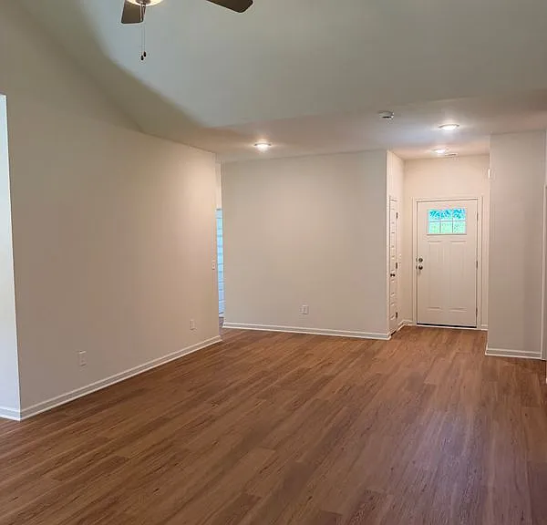 124 Centennial Ln — Photo 6