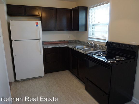 4th image of 3007 Grand Ave