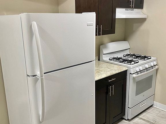 3rd image of 202 Williamsburg Dr #5