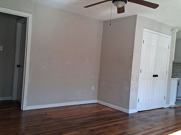 3rd image of 4833 N State St