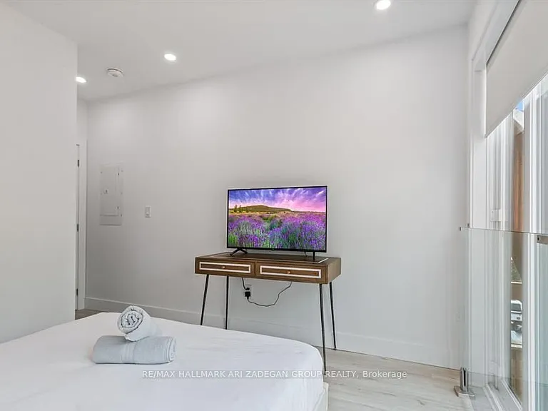 16 Minto St #2 — Photo 22