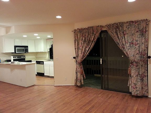 2nd image of 440 Citracado Pkwy Unit 4