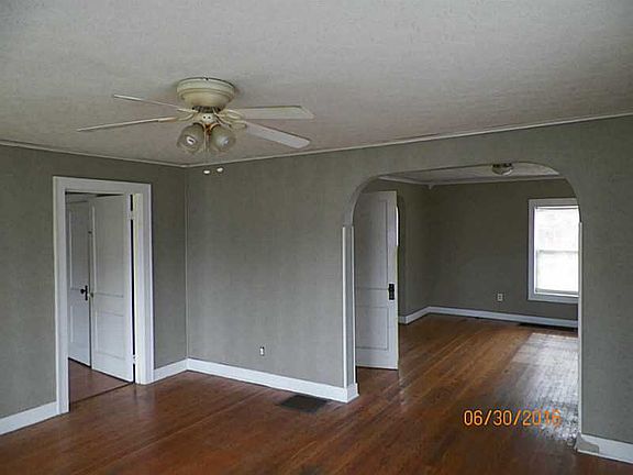 3rd image of 224 S Edgewood Ave
