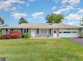 2585 Springwood Rd, York, PA 17402