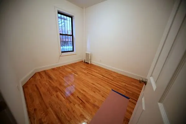 Rented by Metropolitan Realty | media 8