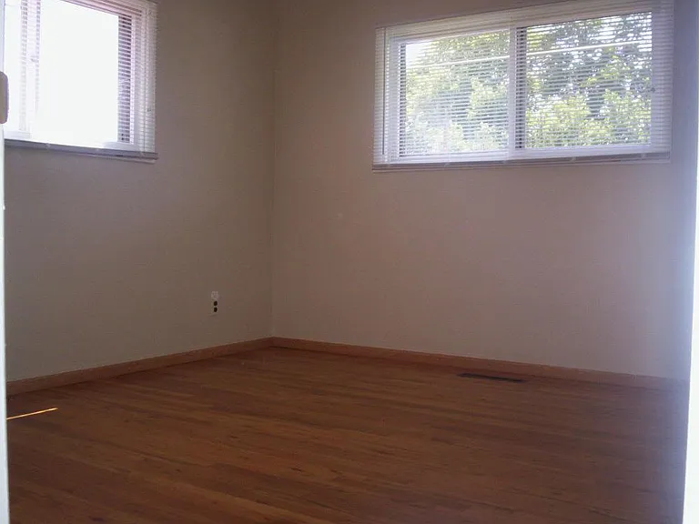 1612 N Illinois Ave — Photo 3