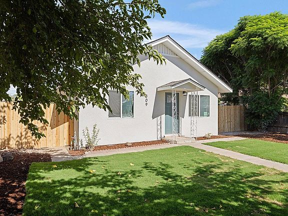 3rd image of 309 S Quince Avenue