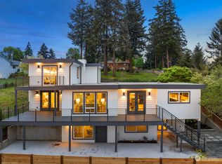 22706 10th Ave S, Seattle, WA