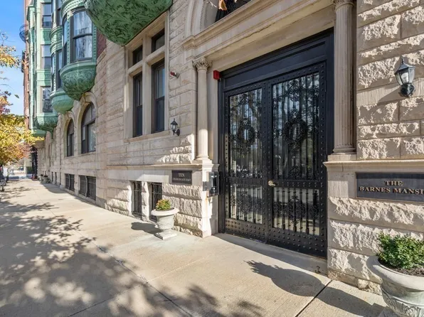 10 Charlesgate E APT 302, Boston, MA 02215