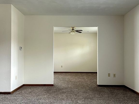 2nd image of 5623 Ryewyck Dr #27