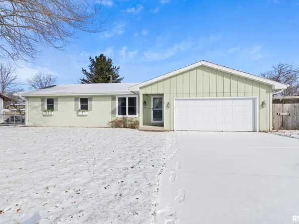839 Timberhill Dr, Chatham, IL 62629