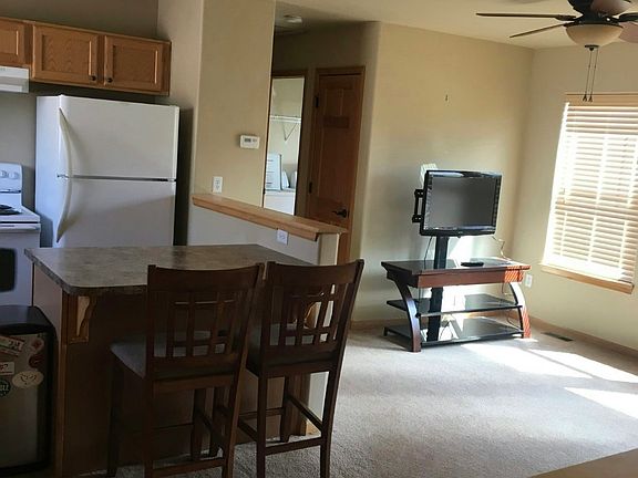 2nd image of 395 Greenhorn Ave #B