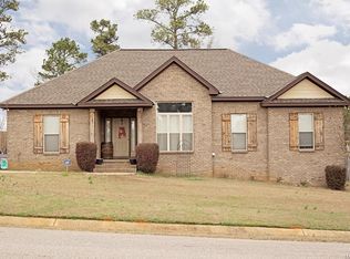 1704 Honeysuckle Ridge Dr, Deatsville, AL 36022