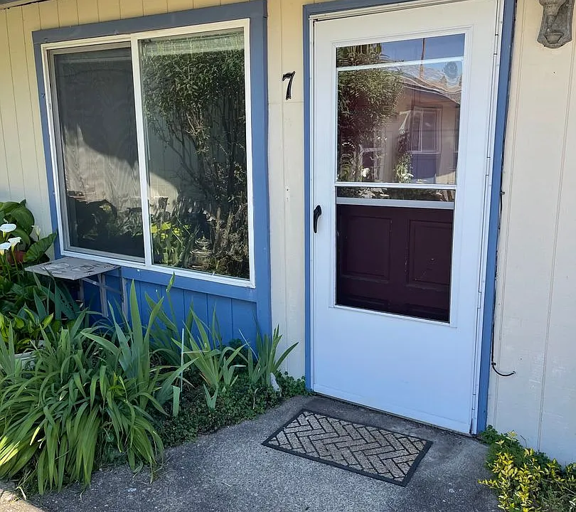103 E Willamette St