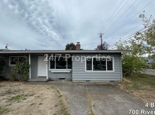 700 Riverdale Dr, Gladstone, OR 97027