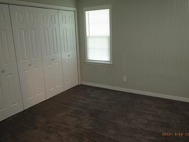 2219 W 4th St — Photo 18