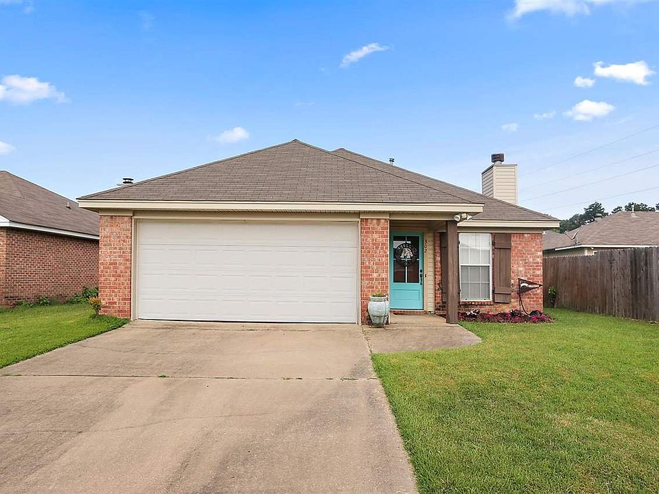 1st image of 302 Green Meadow Dr