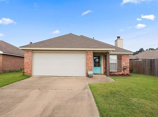 302 Green Meadow Dr, Pearl, MS 39208