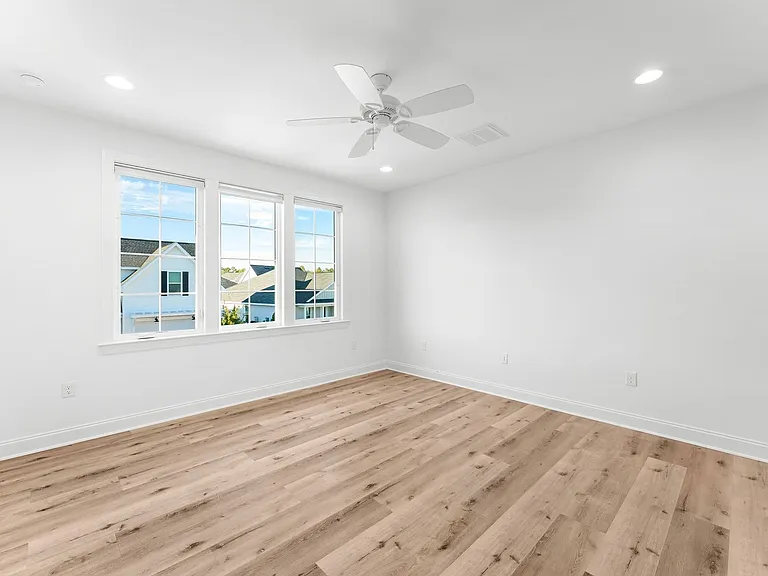 117 Roundwood Dr — Photo 22