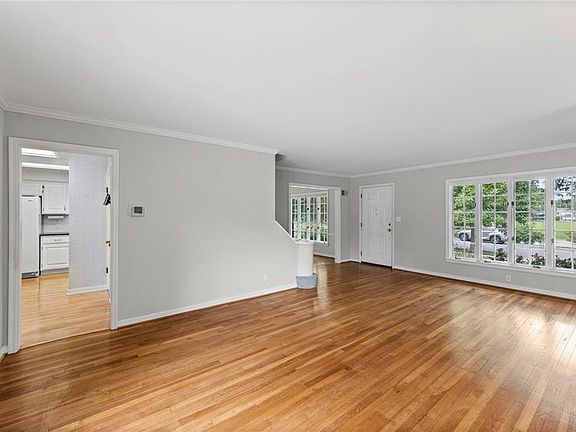5th image of 437 W 66th Ter